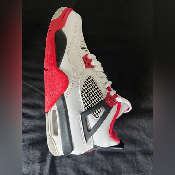 replica jordan 4 fire red